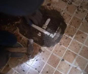 松潘卫生间漏水维修公司为您分享下卫生间渗水如何处理及注意事项